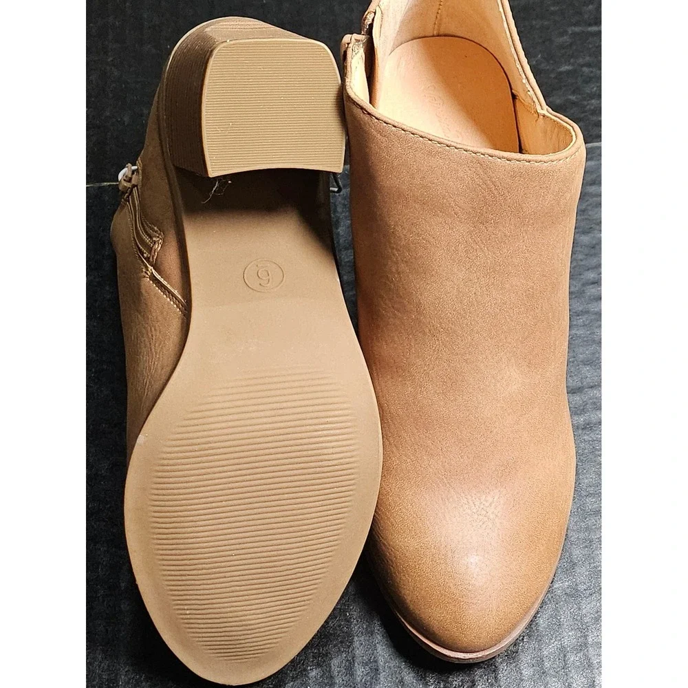 Universal Thread boots are